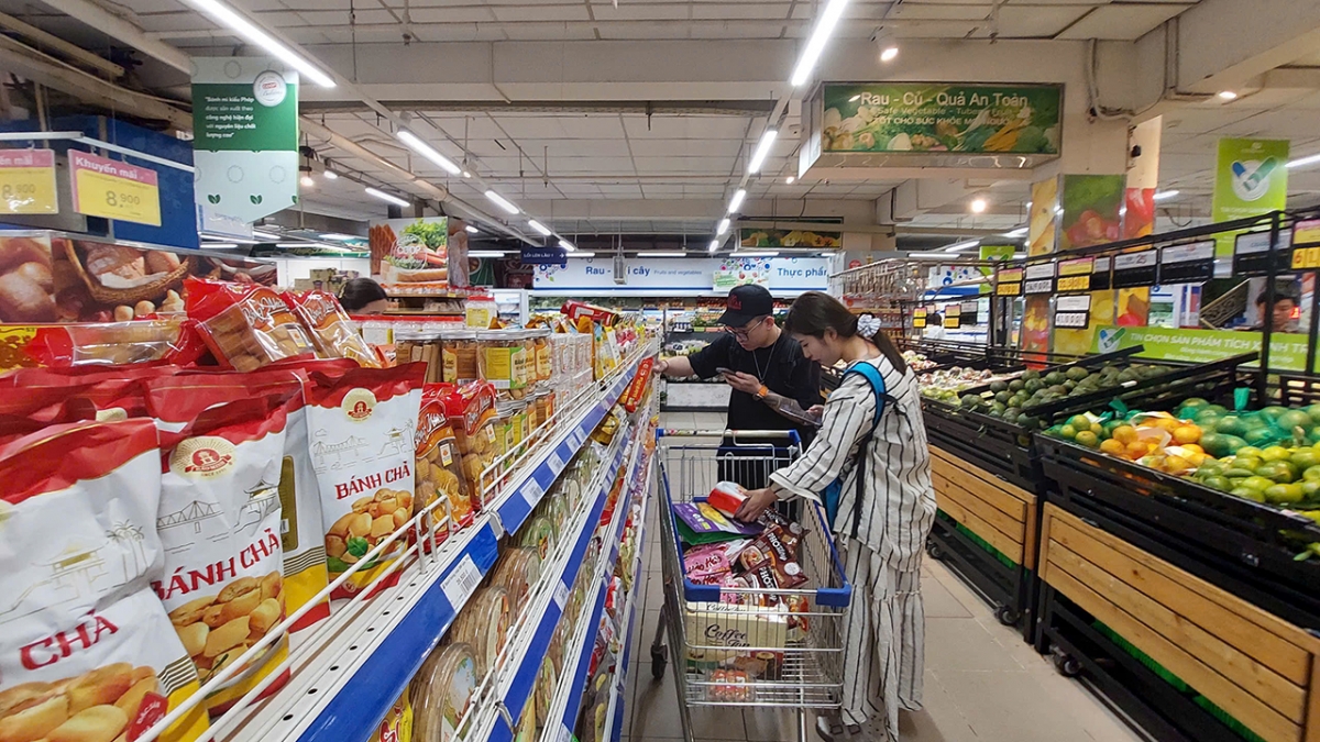 co.opmart, co.opxtra giữ bình ổn giá, tăng nguồn hàng phục vụ ngày 8 3 hình ảnh 3 co.opmart, co.opxtra giu binh on gia, tang nguon hang phuc vu ngay 8 3 hinh anh 3