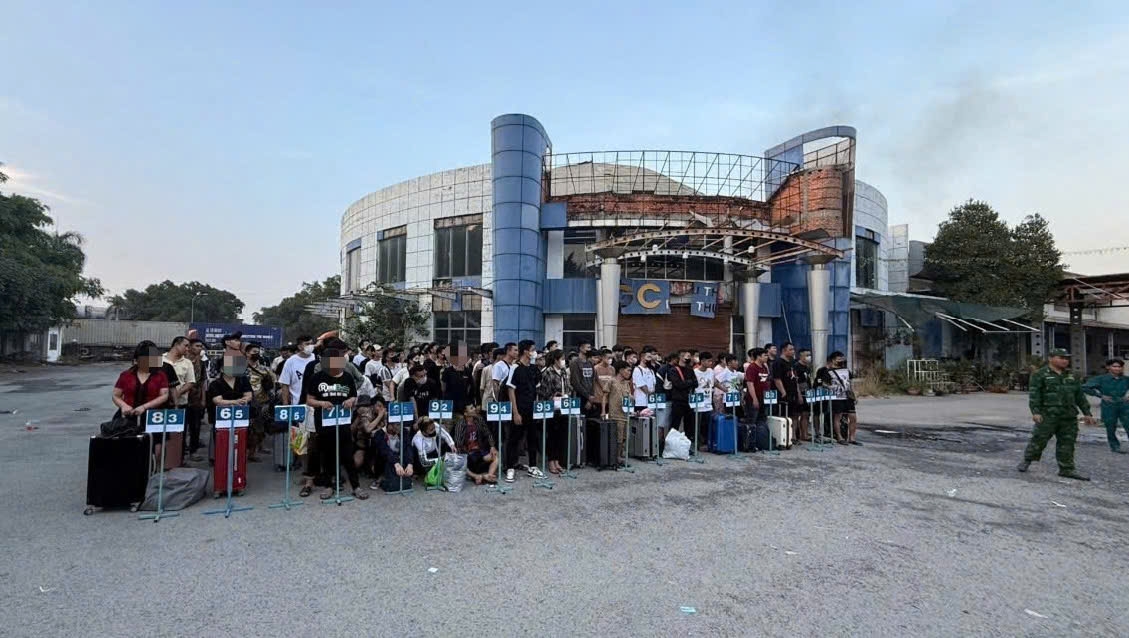 tây ninh tiếp nhận 177 người từ campuchia, đa số làm trong công ty lừa đảo hình ảnh 2 tay ninh tiep nhan 177 nguoi tu campuchia, da so lam trong cong ty lua dao hinh anh 2
