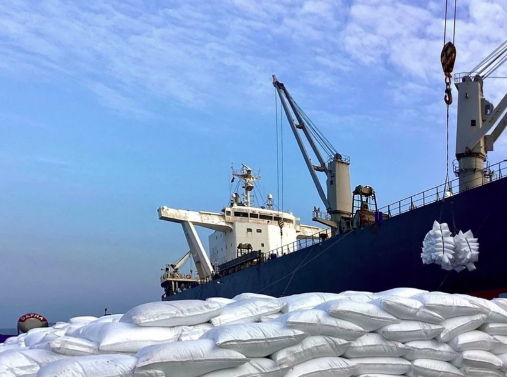 Petrovietnam Ca Mau Fertiliser JSC exports 100,000 tonnes of urea in lunar new year