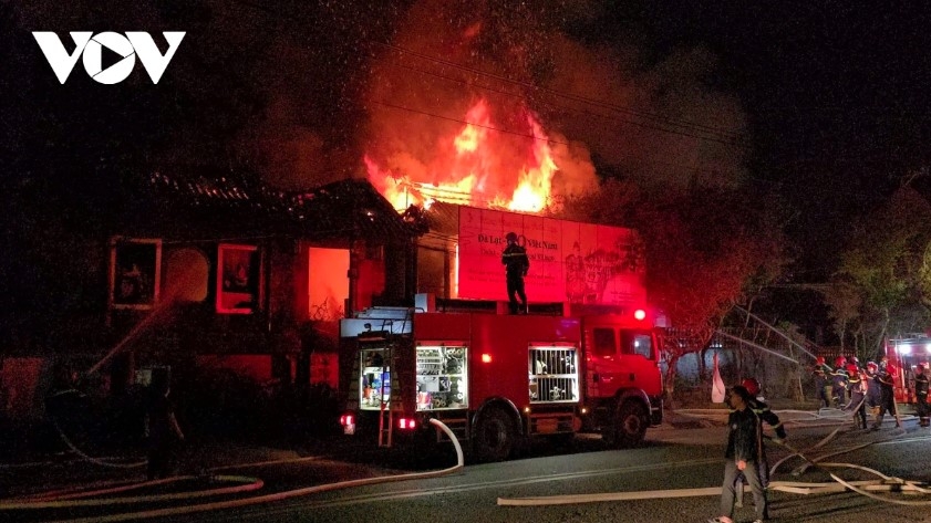 famous embroidery gallery burnt down in da lat picture 1