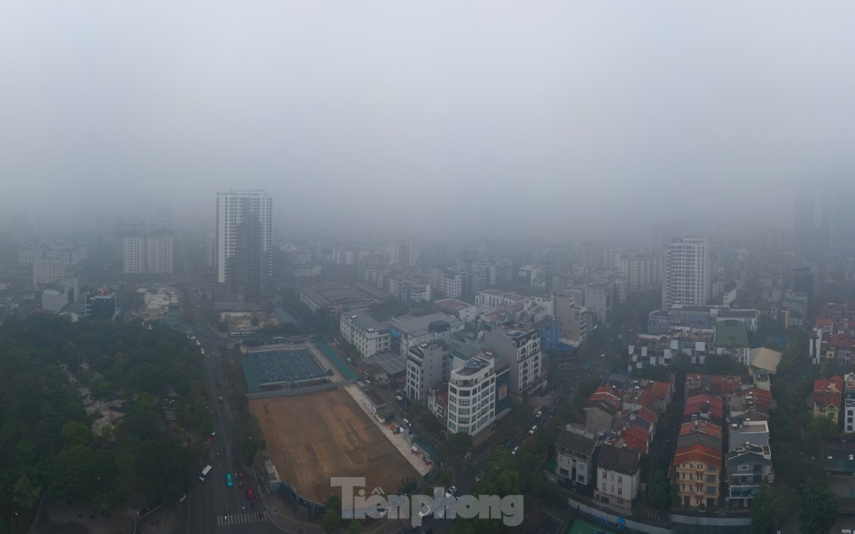 hanoi enveloped in thick fog and drizzle picture 1