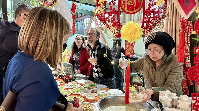 vietnamese community in france celebrates tet picture 1