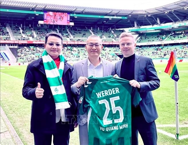 german football club looks to deepen ties with vietnam picture 1