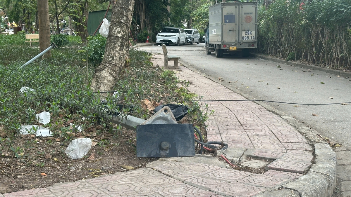 hien trang ben trong cong vien tuoi tre thu do sau khi ha rao ra sao hinh anh 11