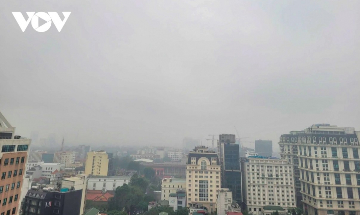 hanoi engulfed in spell of drizzle and fog picture 3