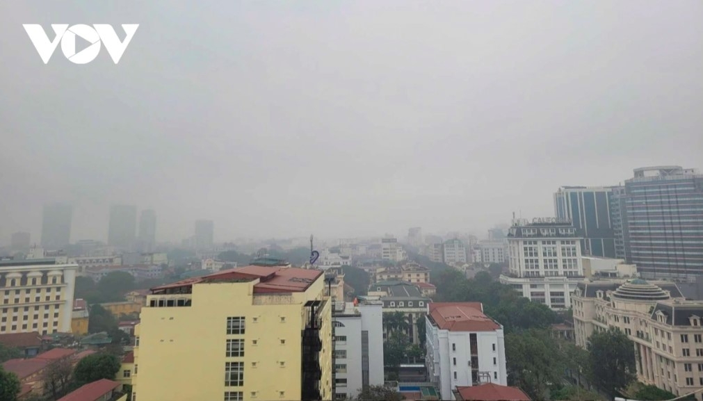 hanoi engulfed in spell of drizzle and fog picture 4