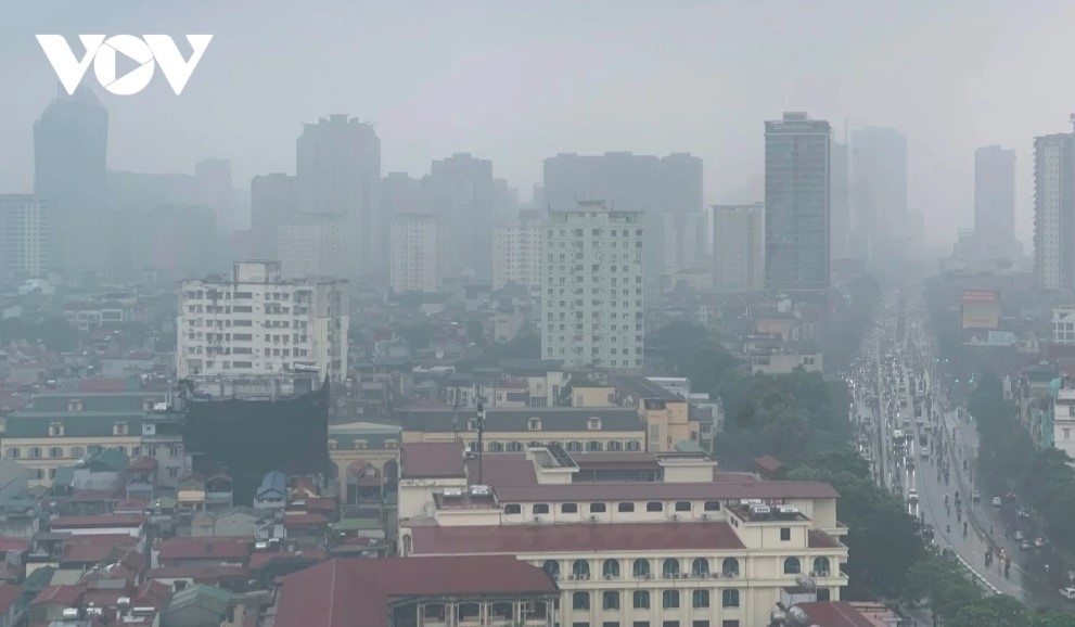 hanoi engulfed in spell of drizzle and fog picture 5