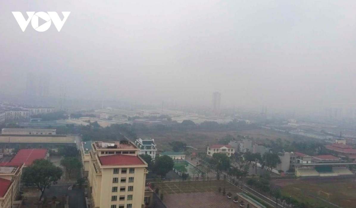 hanoi engulfed in spell of drizzle and fog picture 6