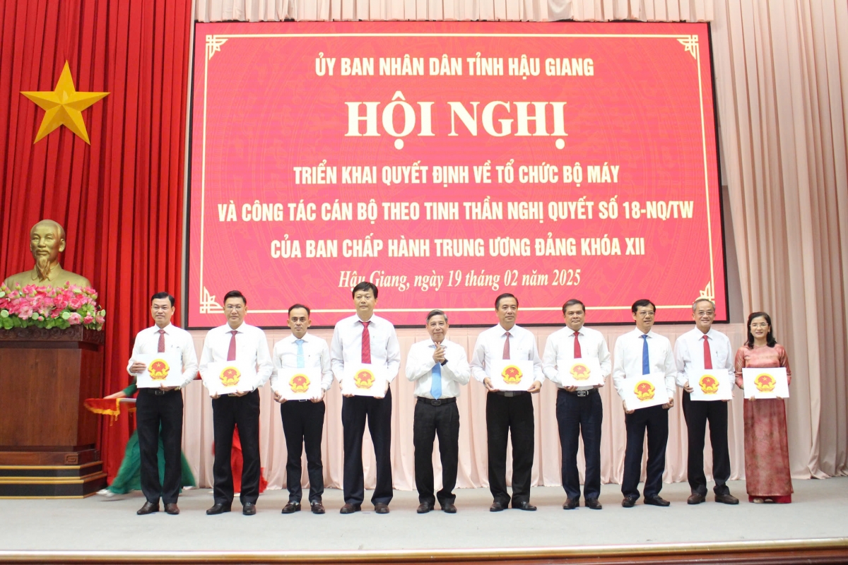 Hậu Giang tổ chức lại các cơ quan chuyên môn thuộc UBND tỉnh