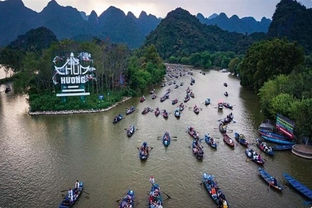 enhanced experience awaits tourists at huong pagoda festival 2025 picture 1 enhanced experience awaits tourists at huong pagoda festival 2025 picture 1