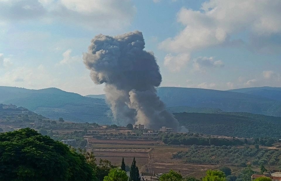 Israel không kích dữ dội vào Lebanon