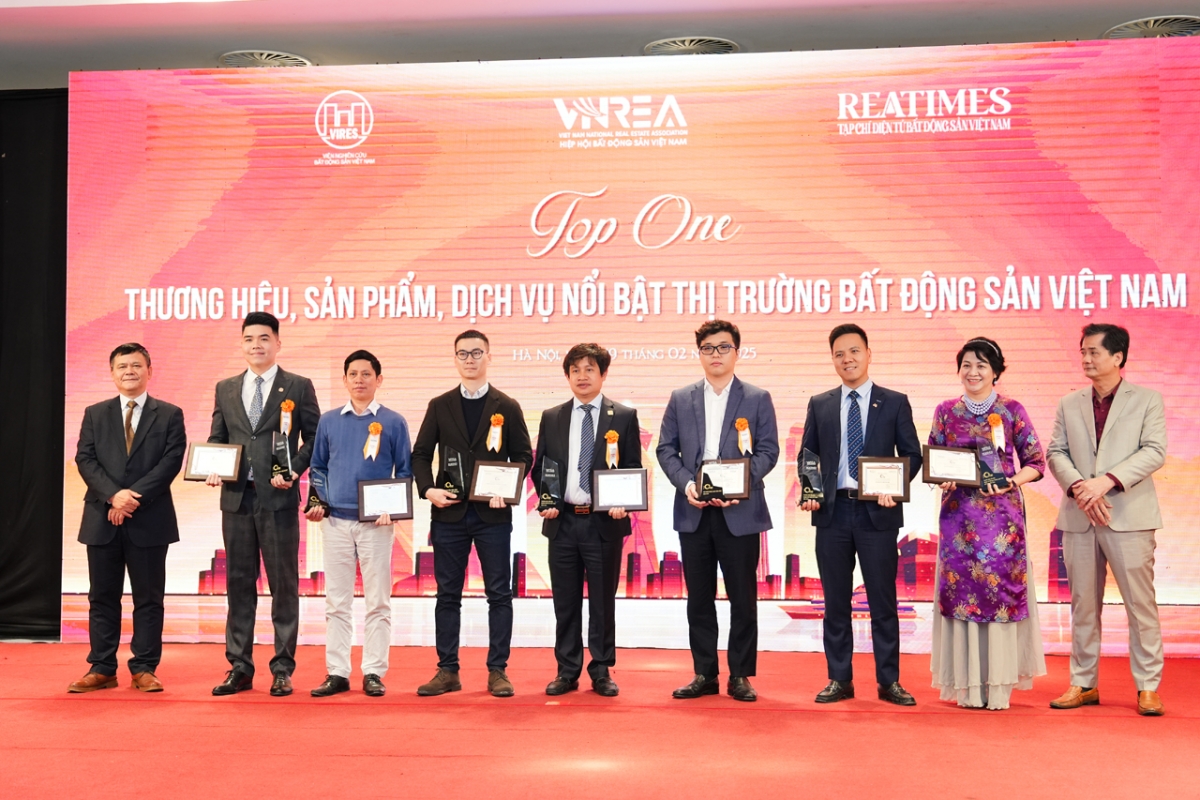 meey group duoc vinh danh top one thuong hieu dan dau nganh proptech nam 2024 hinh anh 3