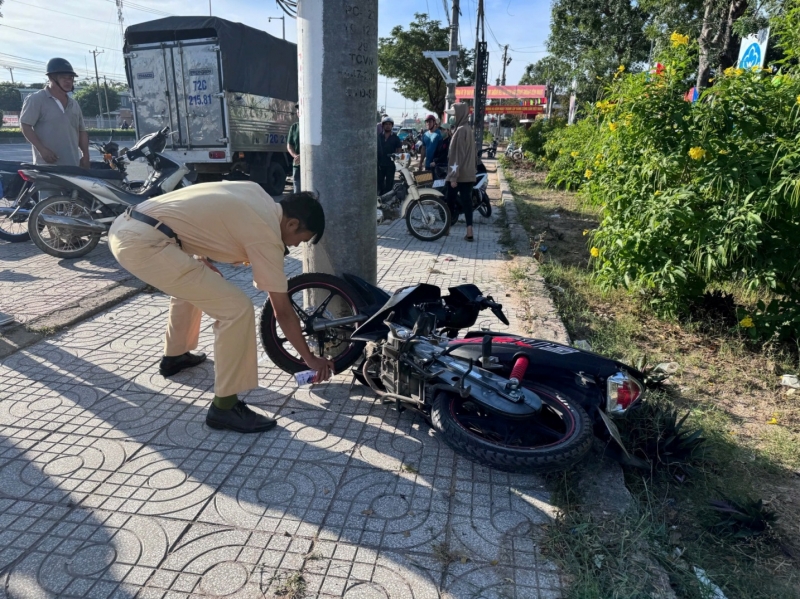 khởi tố, bắt tạm giam tài xế xe tải gây tai nạn làm nữ sinh lớp 12 tử vong hình ảnh 3 khoi to, bat tam giam tai xe xe tai gay tai nan lam nu sinh lop 12 tu vong hinh anh 3