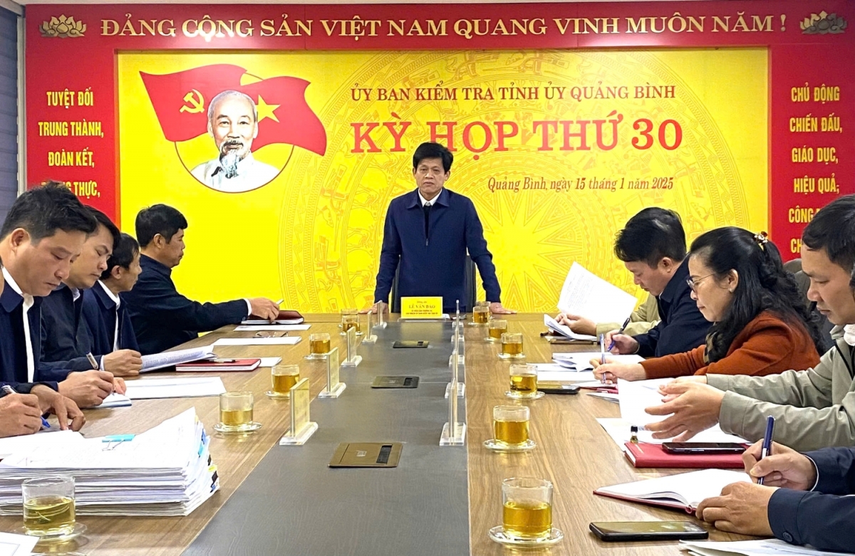 chi cục trưởng chi cục thi hành án dân sự tp Đồng hới bị xem xét kỷ luật hình ảnh 2 chi cuc truong chi cuc thi hanh an dan su tp Dong hoi bi xem xet ky luat hinh anh 2