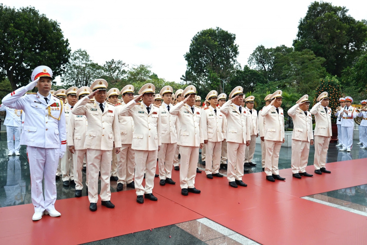 lanh dao Dang, nha nuoc vao lang vieng chu tich ho chi minh hinh anh 7