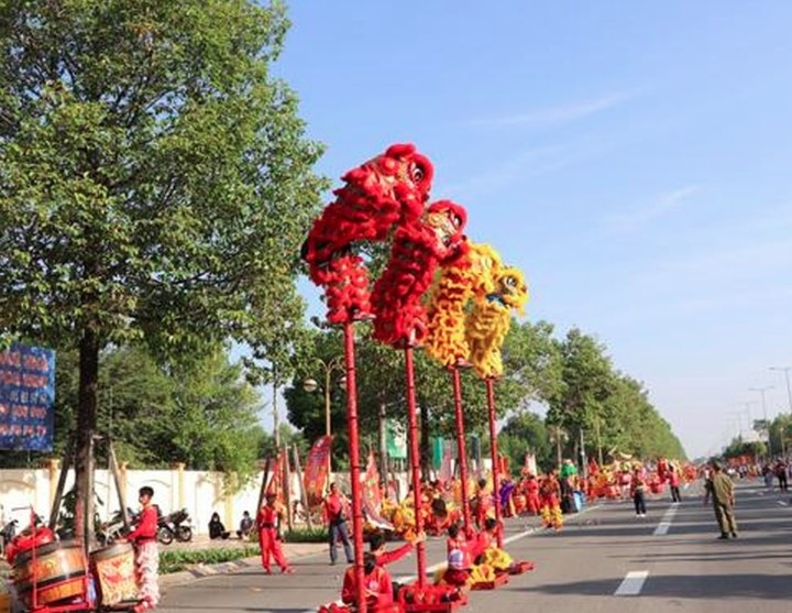 largest kylin-lion-dragon dance performance sets new vietnamese record picture 1