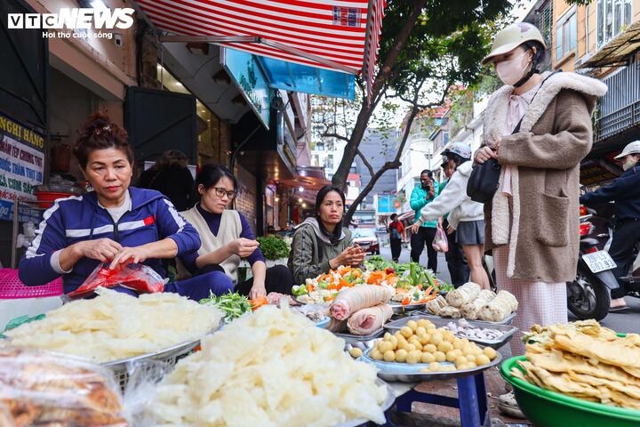 gia hang hoa sau tet ha nhiet , cau van cao ngat nguong hinh anh 17