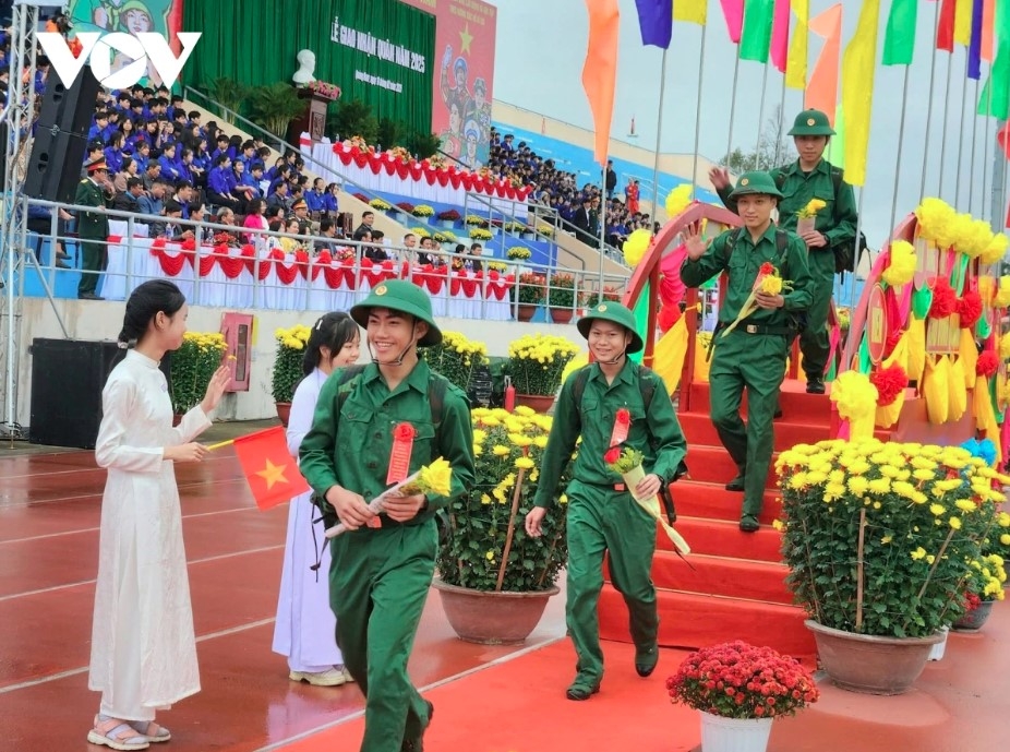 young people nationwide depart for military service picture 12