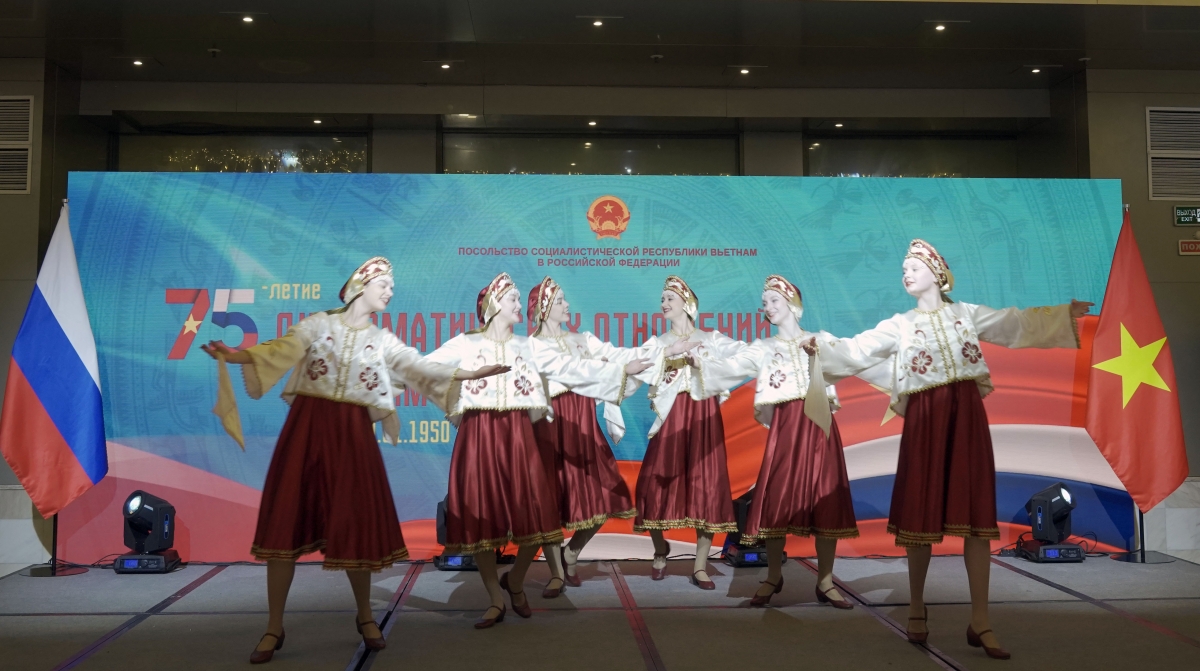 kỷ niệm 75 năm thiết lập quan hệ ngoại giao việt nam - liên bang nga hình ảnh 6 ky niem 75 nam thiet lap quan he ngoai giao viet nam - lien bang nga hinh anh 6