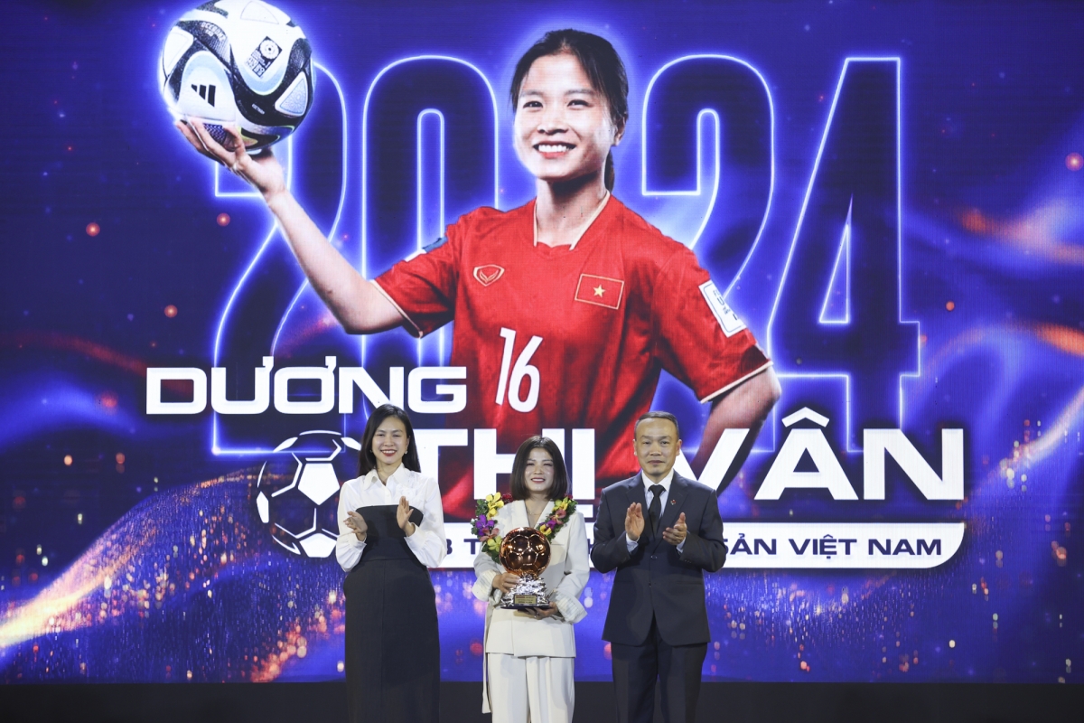nguyễn tiến linh giành quả bóng vàng việt nam 2024 hình ảnh 34 nguyen tien linh gianh qua bong vang viet nam 2024 hinh anh 34