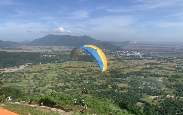 first hcm city paragliding tournament to take place this weekend picture 1