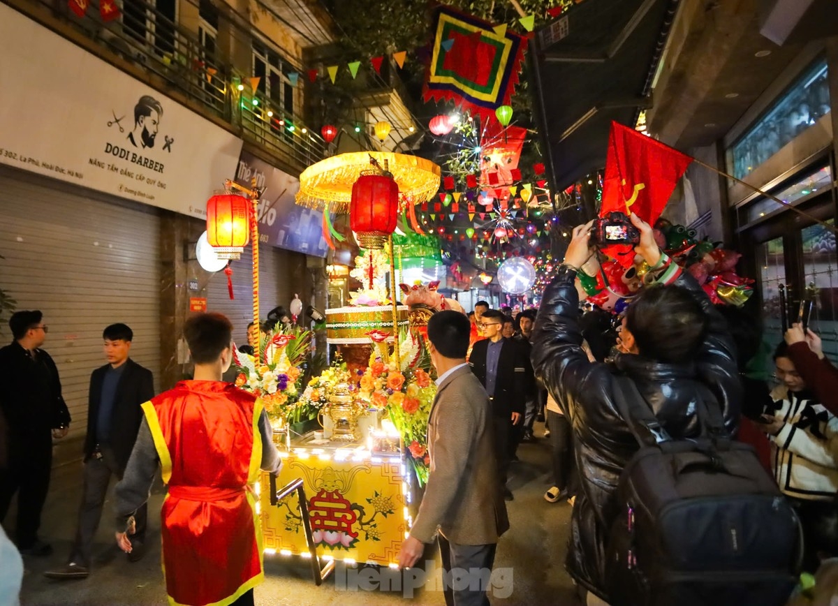 unique pig procession festival in hanoi s la phu village picture 1 unique pig procession festival in hanoi s la phu village picture 1