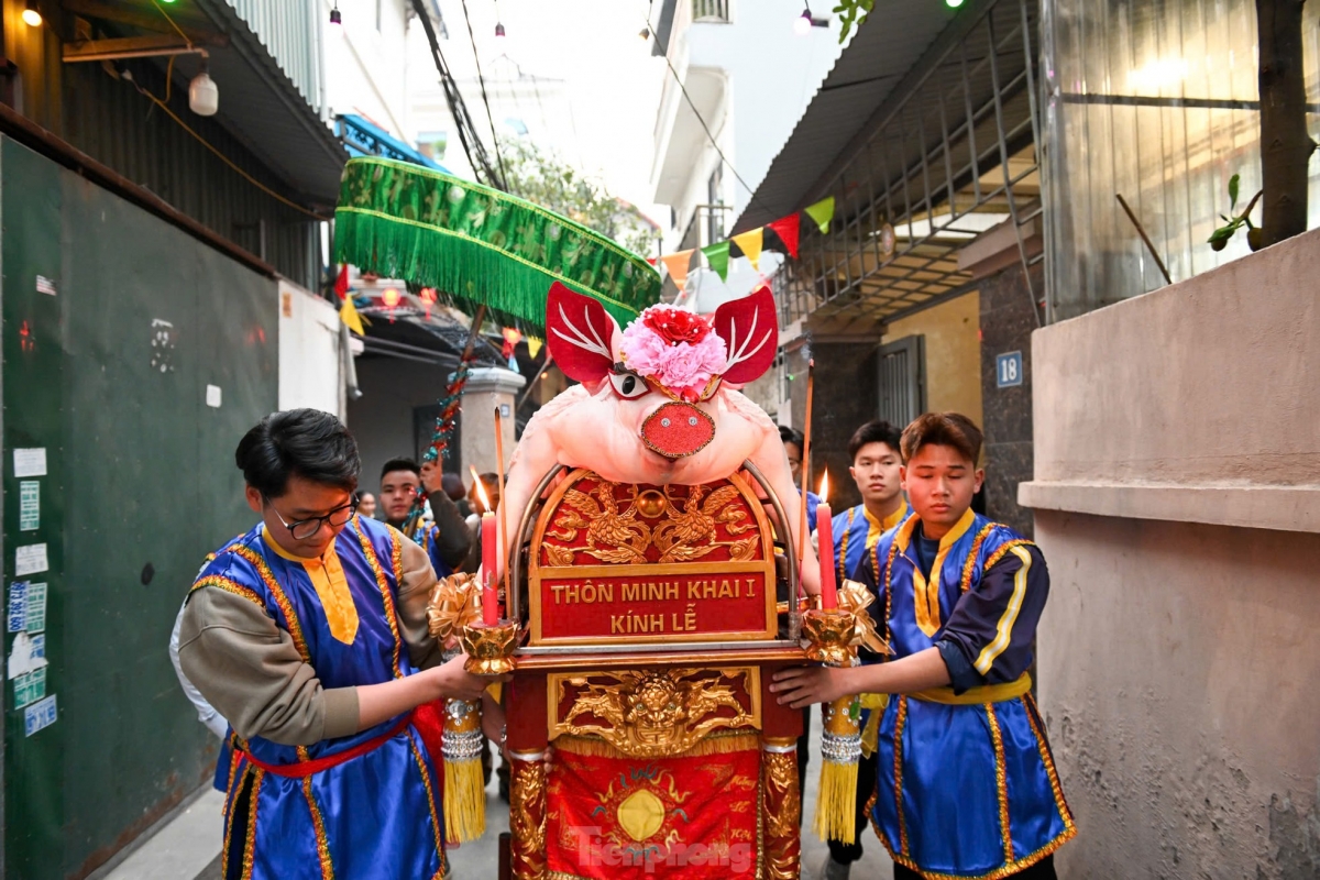 unique pig procession festival in hanoi s la phu village picture 4 unique pig procession festival in hanoi s la phu village picture 4