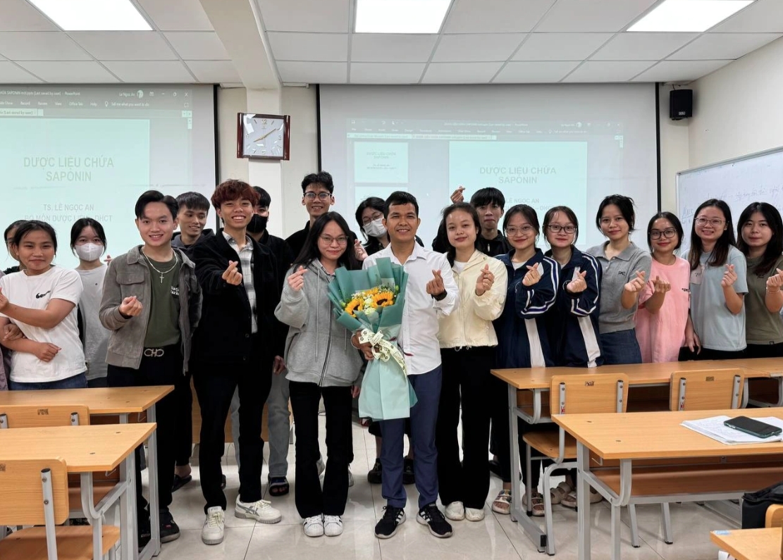 Tiến sĩ 9x bỏ mức lương “khủng” trời Tây về nước để chăm sóc sức khỏe cộng đồng