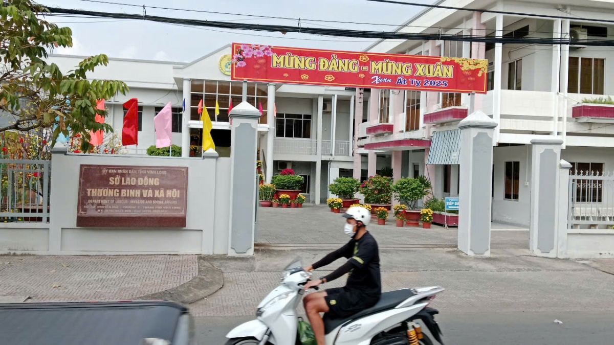 gần 400 cán bộ, viên chức ở vĩnh long nộp đơn xin nghỉ việc hình ảnh 1 gan 400 can bo, vien chuc o vinh long nop don xin nghi viec hinh anh 1