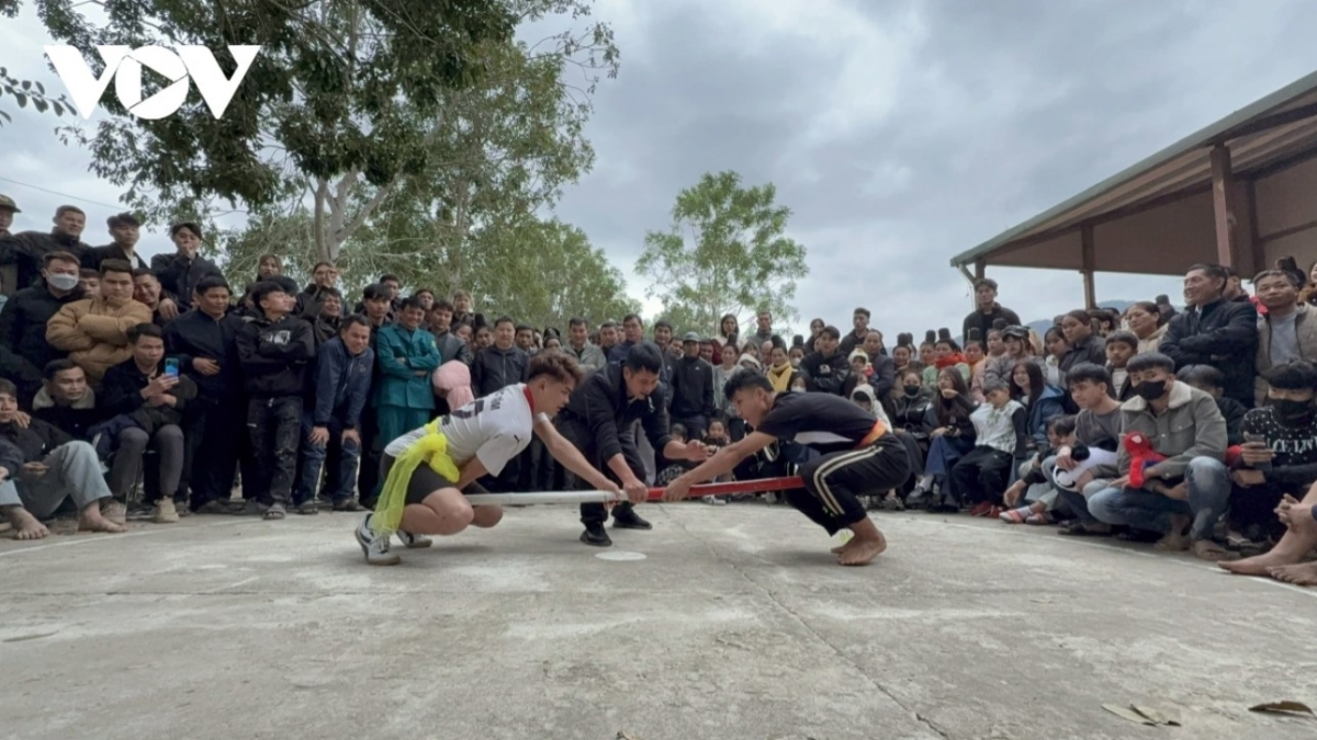 hai ba trung temple incense offering festival excites crowds picture 11