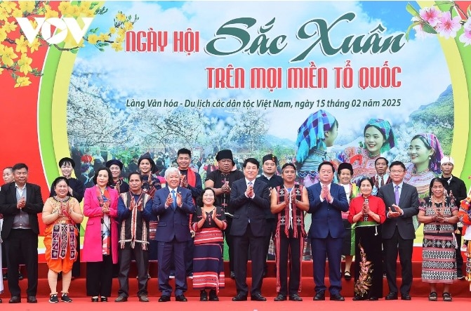 president underscores cultural heritage, national unity at ethnic festival picture 3 president underscores cultural heritage, national unity at ethnic festival picture 3