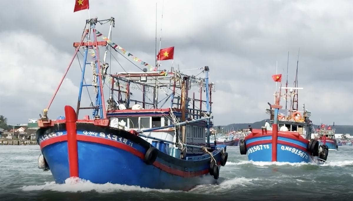 ngư dân quảng ngãi sẵn sàng cho mùa biển mới hình ảnh 2 ngu dan quang ngai san sang cho mua bien moi hinh anh 2