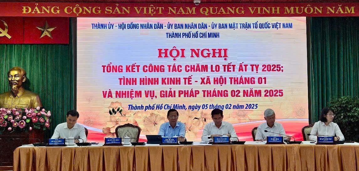 TPHCM chi gần 1.300 tỷ đồng để chăm lo Tết Ất Tỵ cho người dân