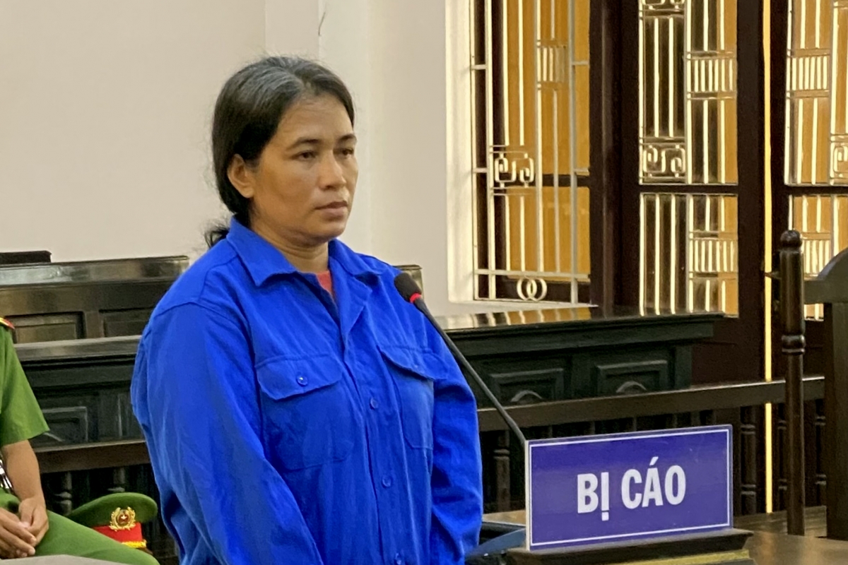 18 năm tù cho bị cáo say rượu, dùng dao chém tử vong chồng
