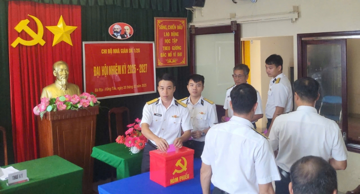 Đại hội chi bộ trên thềm lục địa phía nam hình ảnh 3 Dai hoi chi bo tren them luc dia phia nam hinh anh 3