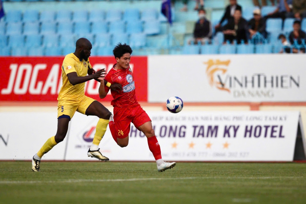 thanh hóa khóc hận trước quảng nam, lỡ cơ hội vô địch lượt đi v-league 24 25 hình ảnh 6 thanh hoa khoc han truoc quang nam, lo co hoi vo dich luot di v-league 24 25 hinh anh 6