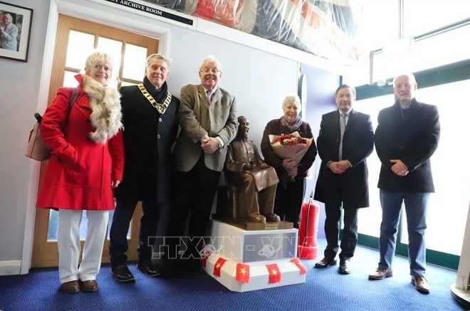 president ho chi minh statue display under restoration at uk museum picture 1