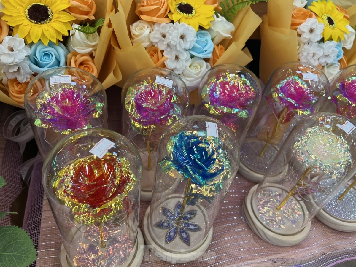 bustling valentine s day gift market picture 7 bustling valentine s day gift market picture 7