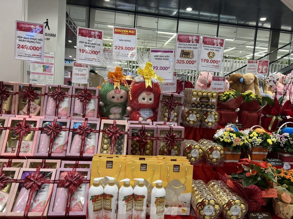 bustling valentine s day gift market picture 9 bustling valentine s day gift market picture 9