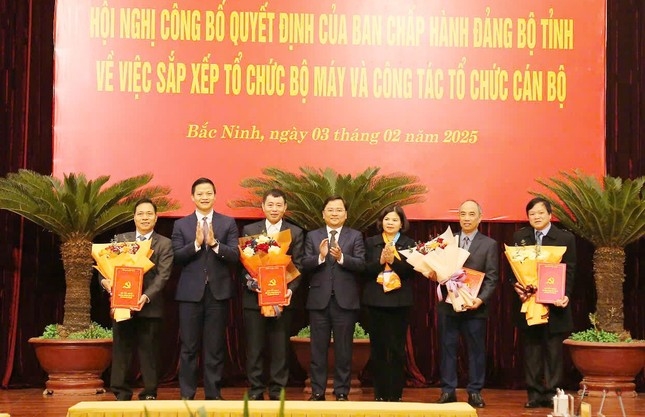 4 can bo ban thuong vu tinh uy bac ninh quan ly xin nghi huu truoc tuoi hinh anh 1