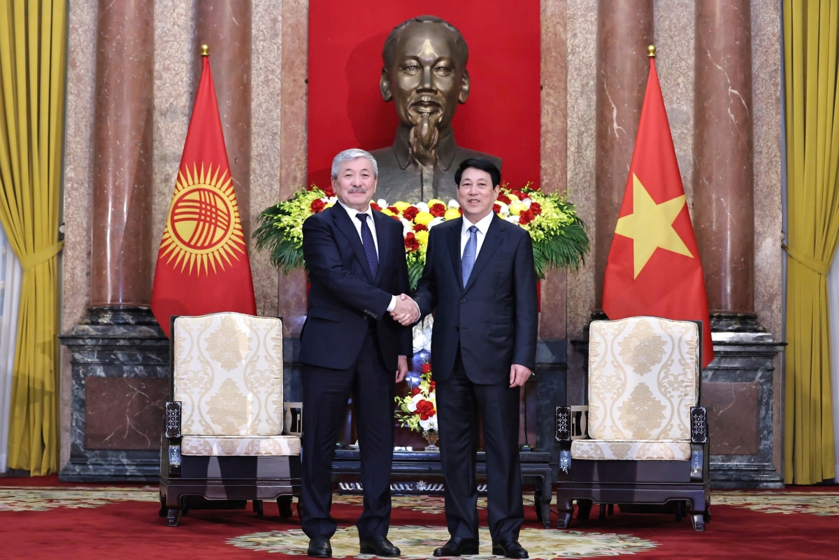 Chủ tịch nước Lương Cường tiếp Thủ tướng Kyrgyzstan Adylbek Kasymaliev