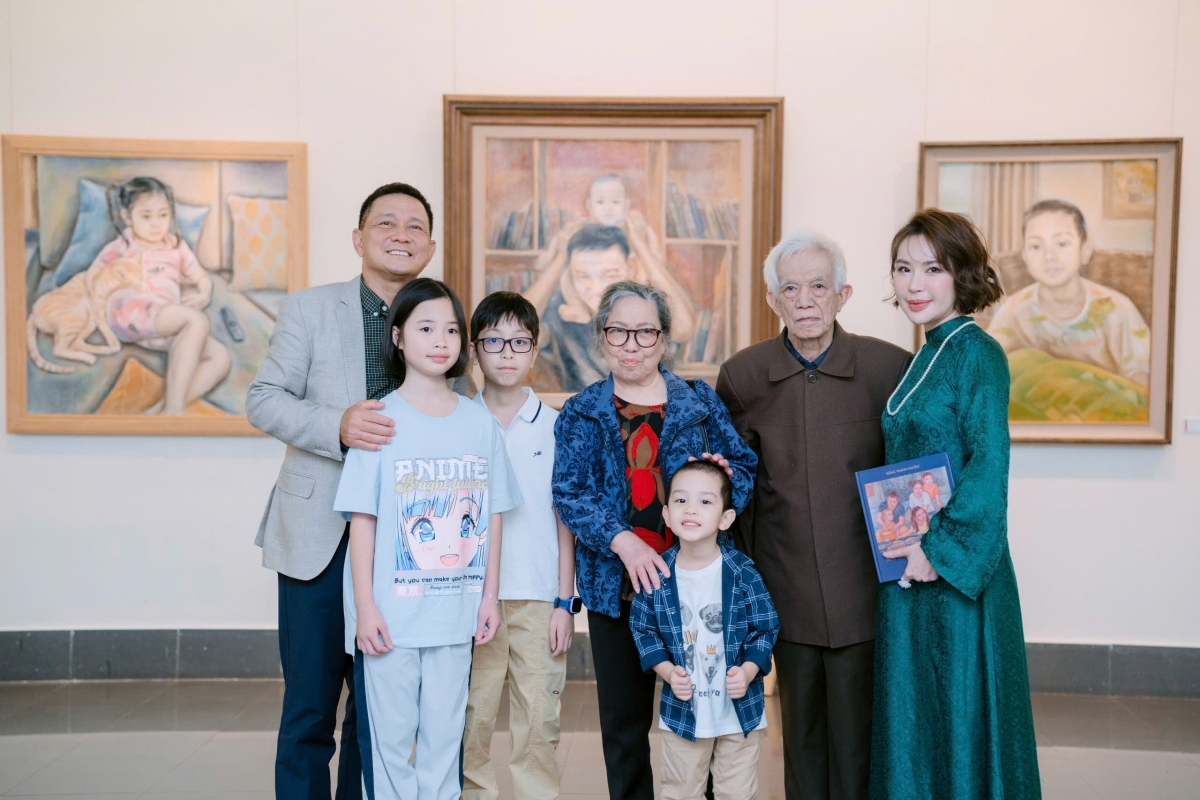 họa sĩ Đặng thanh huyền mỗi bức chân dung người thân là một mảnh ký ức sống hình ảnh 4 hoa si Dang thanh huyen moi buc chan dung nguoi than la mot manh ky uc song hinh anh 4
