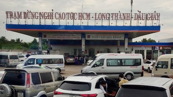 Xử phạt hơn 400 triệu đối với cây xăng trên cao tốc TP HCM - Dầu Giây