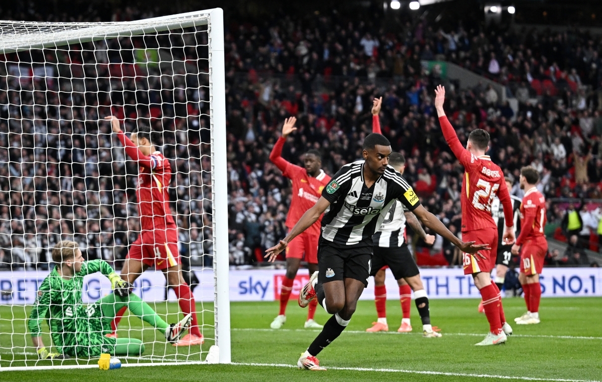 newcastle xuat sac vo dich league cup 2024 2025 sau chien thang truoc liverpool hinh anh 28