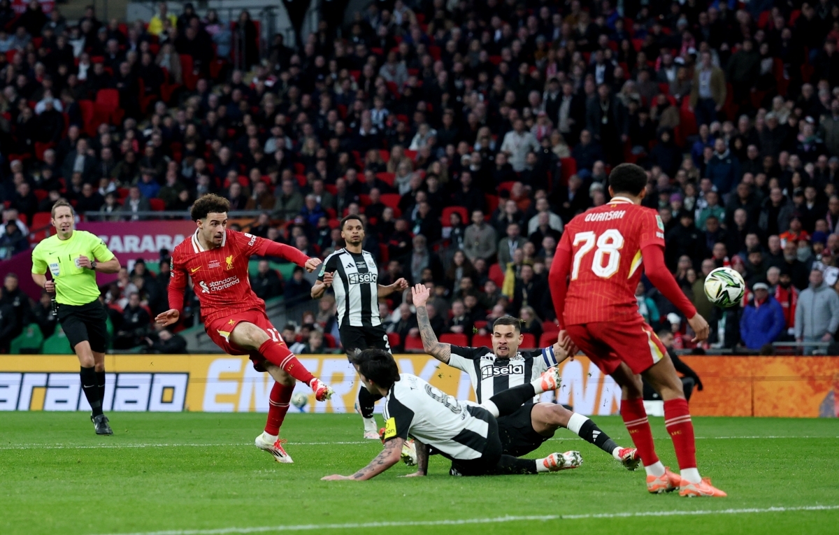 newcastle xuat sac vo dich league cup 2024 2025 sau chien thang truoc liverpool hinh anh 30