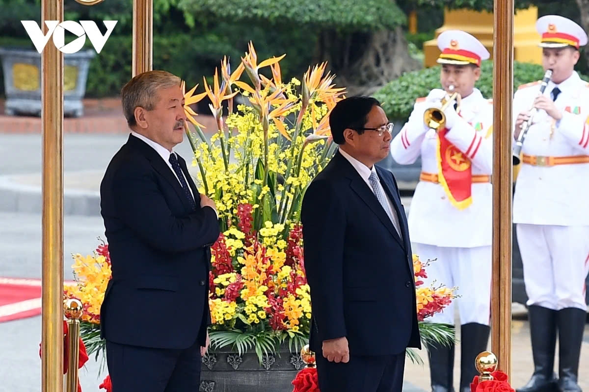 welcoming ceremony for kyrgyzstan pm adylbek kasimalyev in photos picture 3 welcoming ceremony for kyrgyzstan pm adylbek kasimalyev in photos picture 3