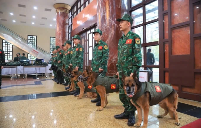 Hôm nay, lực lượng cứu trợ thảm họa của Quân đội Việt Nam lên đường sang Myanmar