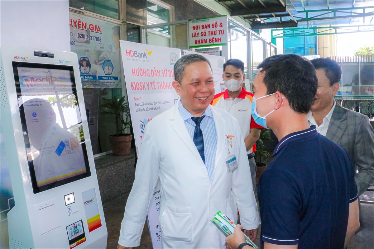 giam tai benh vien, kham chua benh tien loi hon voi kiosk thong minh hdbank hinh anh 2