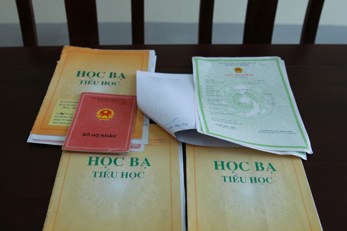 Khởi tố 2 đối tượng làm giả giấy tờ để gian lận tuổi cầu thủ trẻ ở Nghệ An