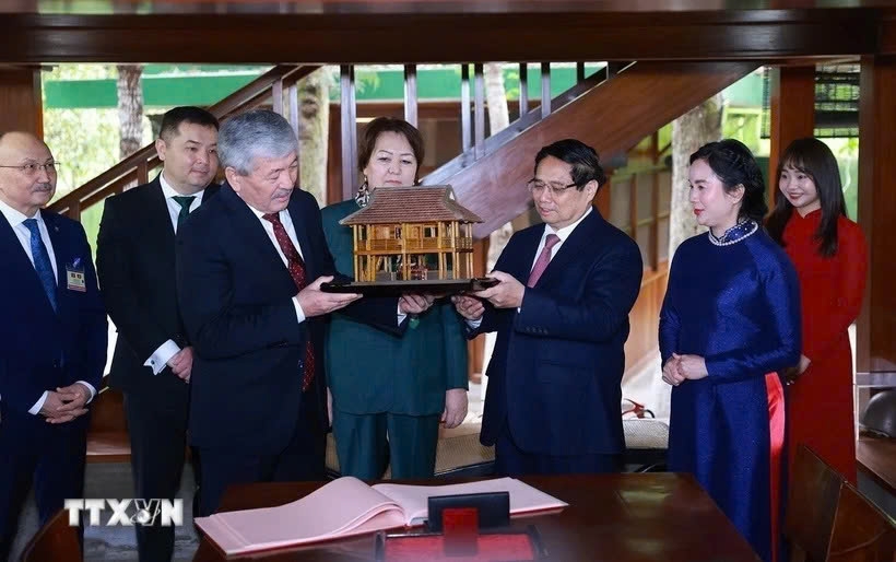 kyrgyz prime minister adylbek kasimalyev s two-day vietnam visit in photos picture 7 kyrgyz prime minister adylbek kasimalyev s two-day vietnam visit in photos picture 7